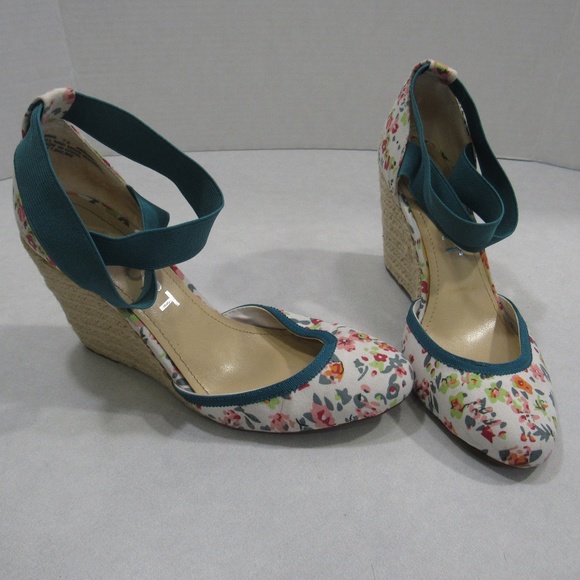 Report Shoes - Report Antonella Floral Canvas Wedge Espadrille